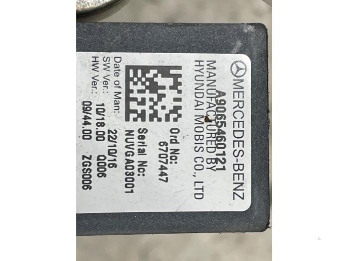 Używane Biegun akumulator Mercedes Sprinter 3,5t (906.73) 314 CDI 16V Cena € 25,00 Procedura marży oferowane przez Autodemontage van de Laar