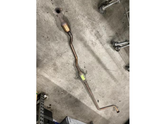 Used Front pipe + catalyst Peugeot 108 1.0 12V VVT-i Price on request offered by Autodemontage van de Laar