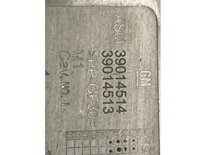Begagnade Batterilåda Opel Astra Mk.7 1.6 CDTI 16V Pris € 25,00 Marginaltabell erbjuds av Autodemontage van de Laar