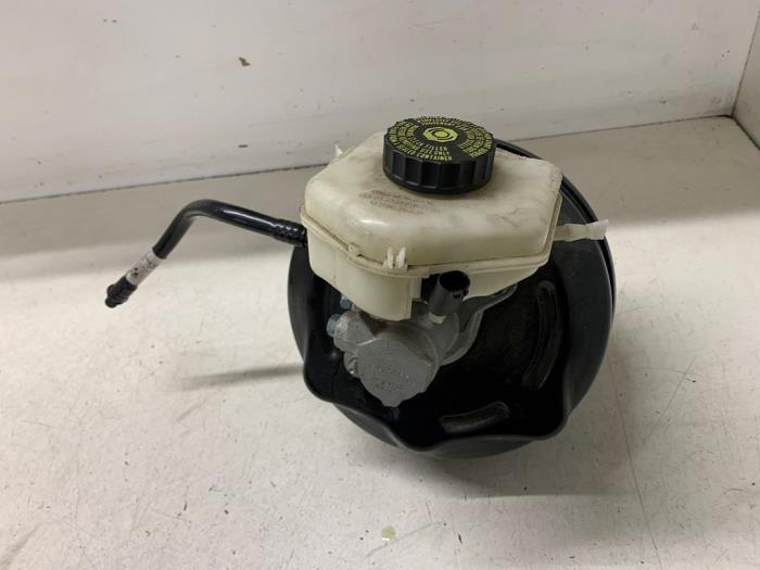 Begagnade Bromsservo BMW D3 (F30) 330d 3.0 24V Pris € 70,00 Marginaltabell erbjuds av Autodemontage van de Laar