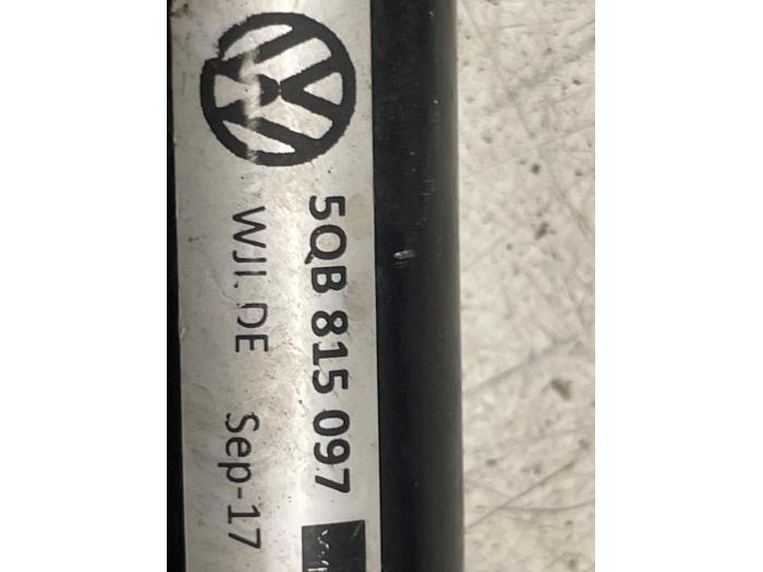 Begagnade Vattenrör Volkswagen Tiguan (AD1) 2.0 TSI 16V 4Motion Pris på förfrågan erbjuds av Autodemontage van de Laar