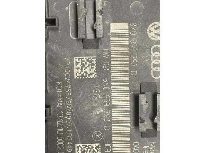 Używane Modul Comfort Audi A1 (8X1/8XK) 1.2 TFSI Cena na żądanie oferowane przez Autodemontage van de Laar