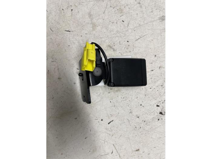 Rear seatbelt buckle, right Volvo V40 1.6 D2 - 31292085