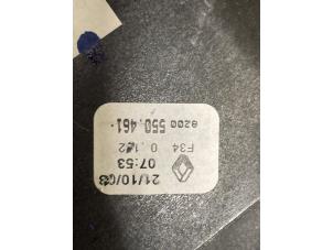 Usados Palanca de cambios Renault Twingo II (CN) 1.2 Precio € 71,00 Norma de margen ofrecido por Autodemontage van de Laar