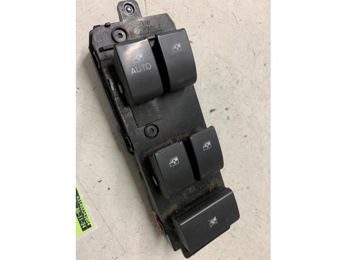 Usados Interruptor combinado de ventanillas Opel Antara (LA6) 2.4 16V 4x4 Precio de solicitud ofrecido por Autodemontage van de Laar