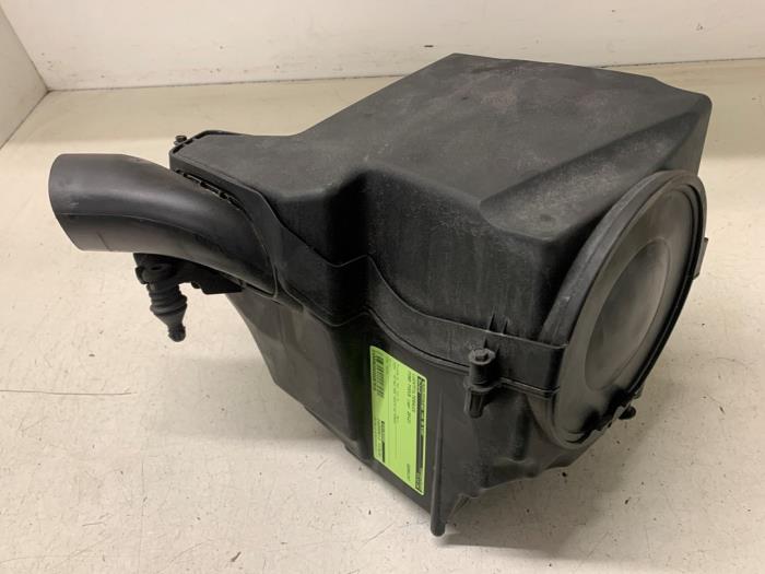 Begagnade Luftfilterhus Ford Focus 3 1.0 Ti-VCT EcoBoost 12V 100 Pris € 40,00 Marginaltabell erbjuds av Autodemontage van de Laar