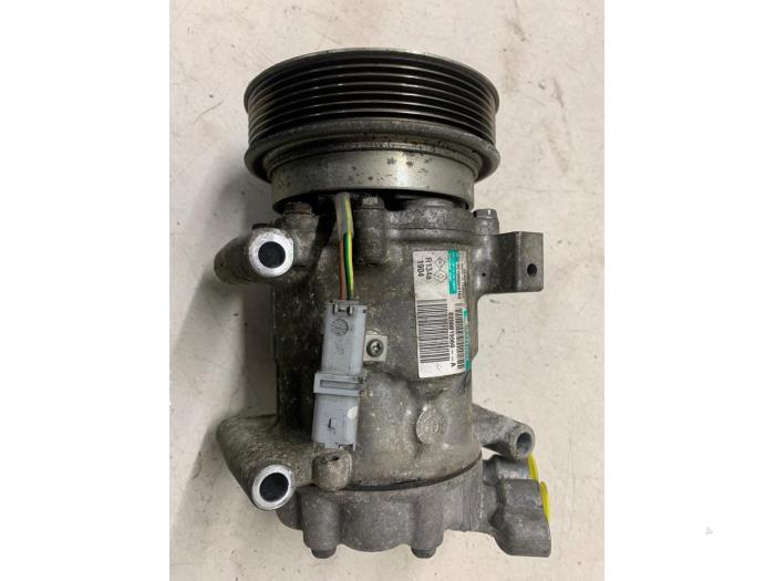 Usagé Compresseur de clim Renault Clio III (BR/CR) 1.2 16V 75 Prix € 100,00 Règlement à la marge proposé par Autodemontage van de Laar
