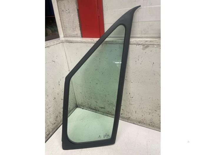 Usados Ventanilla triangular izquierda delante Mercedes Sprinter 3,5t (907.6/910.6) 314 CDI 2.1 D RWD Precio € 60,50 IVA incluido ofrecido por Autodemontage van de Laar