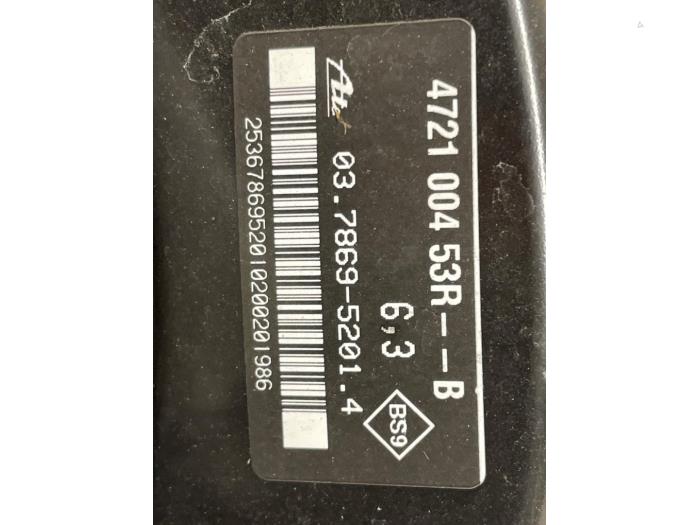 Used Brake servo Renault Master III (EV/HV/UV/VA/VB/VD/VF/VG/VJ) 2.3 dCi 165 16V FWD Price on request offered by Autodemontage van de Laar