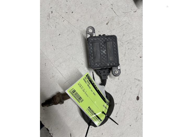 NOx-sensor från en Renault Master III (EV/HV/UV/VA/VB/VD/VF/VG/VJ) 2.3 dCi 165 16V FWD 2020
