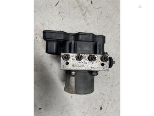 Bloc ABS d'un Renault Master III (EV/HV/UV/VA/VB/VD/VF/VG/VJ) 2.3 dCi 165 16V FWD 2020