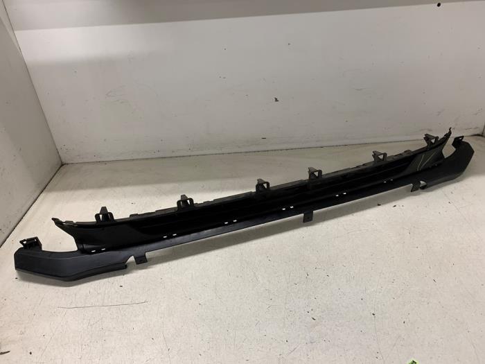 Używane Grill Peugeot 208 I (CA/CC/CK/CL) 1.2 Vti 12V PureTech 82 Cena na żądanie oferowane przez Autodemontage van de Laar
