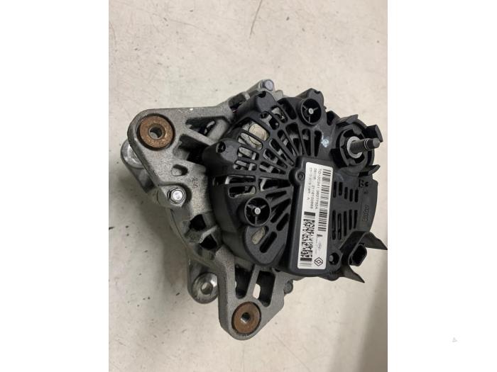 Usagé Dynamo Renault Clio IV Estate/Grandtour (7R) 1.5 Energy dCi 90 FAP Prix sur demande proposé par Autodemontage van de Laar