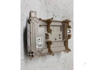 Usagé Boîte à fusibles Toyota Aygo (B40) 1.0 12V VVT-i Prix € 75,00 Règlement à la marge proposé par Autodemontage van de Laar