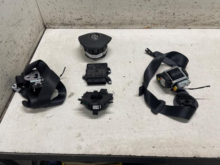 Gebrauchte Airbag Set + Modul Volkswagen Passat Variant (3G5) 2.0 TDI 16V 150 Preis auf Anfrage angeboten von Autodemontage van de Laar