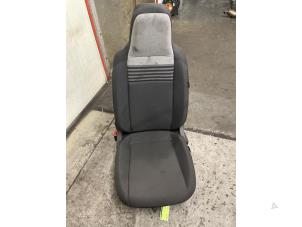 Begagnade Säte, vänster Volkswagen Up! (121) 1.0 MPI 12V Pris € 181,50 Inklusive moms erbjuds av Autodemontage van de Laar