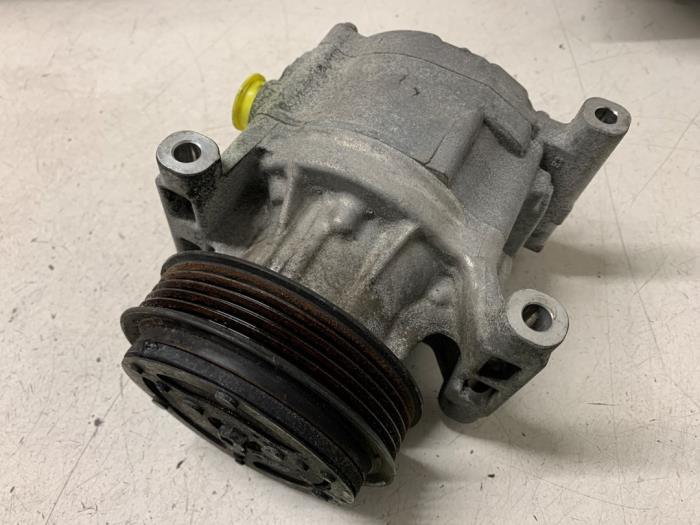 Klimapumpe van een Abarth 500C/595C/695C 1.4 T-Jet 16V 2011