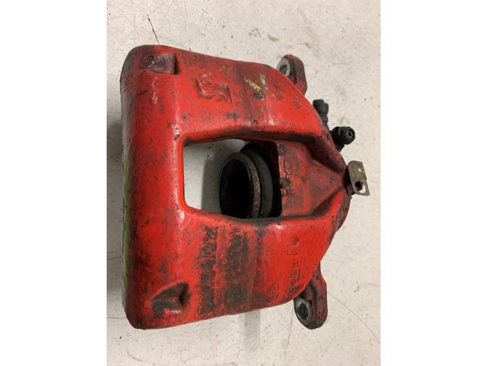 Gebrauchte Bremszange rechts vorne Fiat 500C/595C/695C 1.4 T-Jet 16V Preis auf Anfrage angeboten von Autodemontage van de Laar