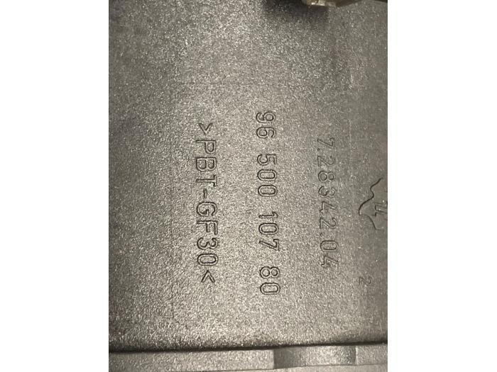 Gebrauchte Luftmassenmesser Peugeot 308 Preis € 25,00 Margenregelung angeboten von Autodemontage van de Laar