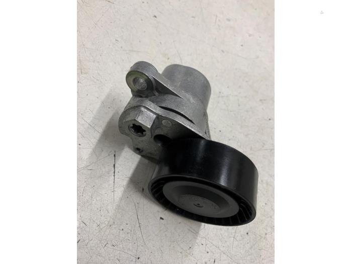 Usados Rodillo tensor correa múltiple Volkswagen Up! (121) 1.0 MPI 12V Precio € 30,25 IVA incluido ofrecido por Autodemontage van de Laar