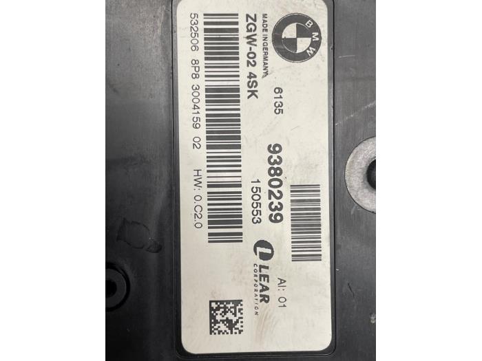 Używane Modul Comfort BMW 5 serie Touring (F11) 520d 16V Cena € 90,00 Procedura marży oferowane przez Autodemontage van de Laar
