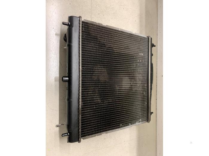 Used Radiator Nissan Note (E11) 1.6 16V Price € 35,00 Margin scheme offered by Autodemontage van de Laar