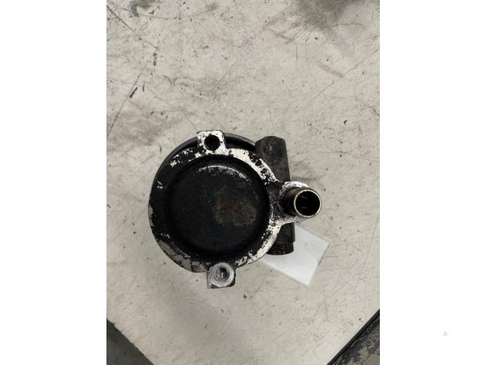 Usagé Pompe de direction Renault Espace (JK) 2.0 16V Turbo Prix € 70,00 Règlement à la marge proposé par Autodemontage van de Laar