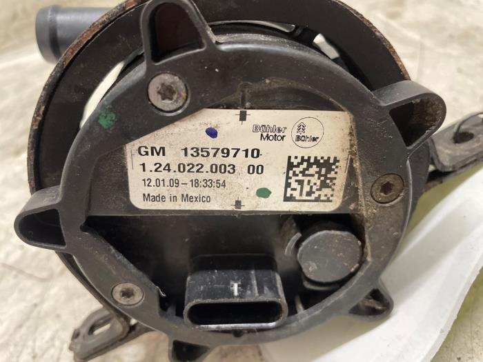 Begagnade Extra vattenpump Opel Ampera 1.4 16V Pris € 35,00 Marginaltabell erbjuds av Autodemontage van de Laar