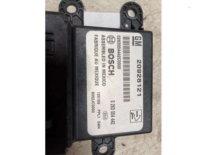 Begagnade PDC-modul Opel Ampera 1.4 16V Pris € 25,00 Marginaltabell erbjuds av Autodemontage van de Laar