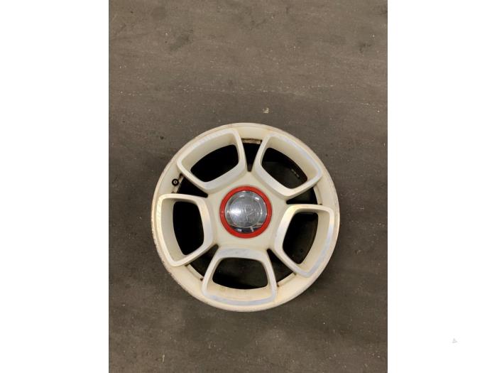 Używane Obrecz Fiat 500C/595C/695C 1.4 T-Jet 16V Cena € 100,00 Procedura marży oferowane przez Autodemontage van de Laar