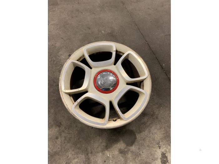 Używane Obrecz Fiat 500C/595C/695C 1.4 T-Jet 16V Cena € 100,00 Procedura marży oferowane przez Autodemontage van de Laar