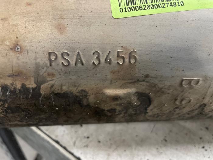 Gebrauchte Auspuff Mitteldämpfer Peugeot 5008 II (M4/MC/MJ/MR) 1.2 12V e-THP PureTech 130 Preis € 50,00 Margenregelung angeboten von Autodemontage van de Laar