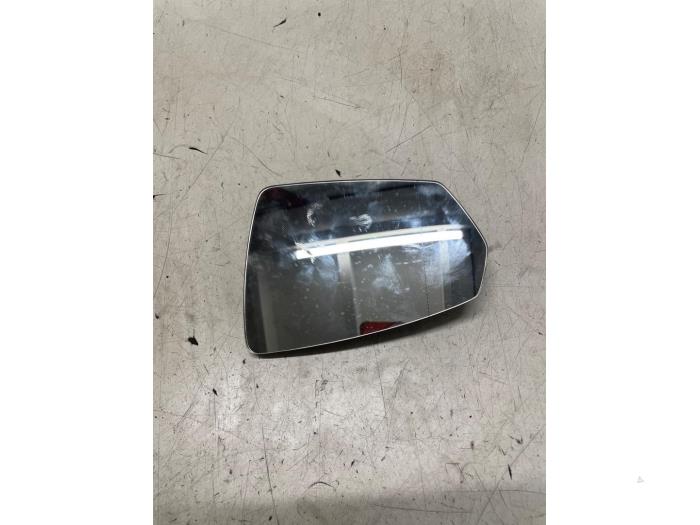 Używane Szyba lusterka lewego Audi A1 Sportback (GBA) 1.0 25 TFSI 12V Cena € 25,00 Procedura marży oferowane przez Autodemontage van de Laar