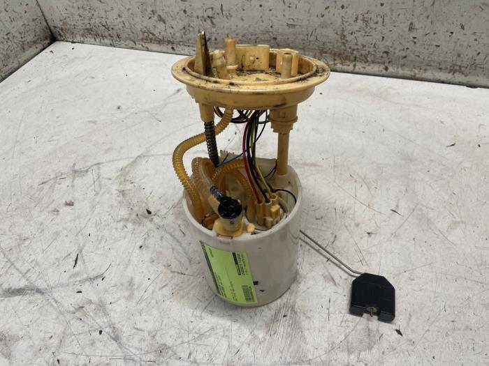 Usagé Pompe à carburant Skoda Superb Combi (3V5) 2.0 TDI Prix € 120,00 Règlement à la marge proposé par Autodemontage van de Laar