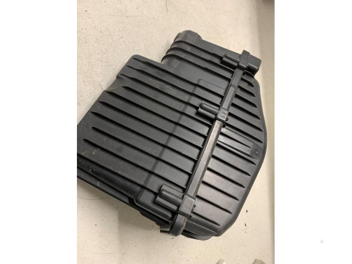 Begagnade Luftfilterhus Citroen C3 (SC) 1.2 VTi 82 12V Pris € 40,00 Marginaltabell erbjuds av Autodemontage van de Laar