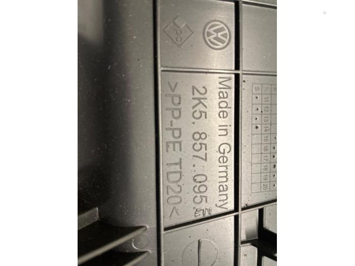 Begagnade Handskfack Volkswagen Caddy IV 1.0 TSI 12V Pris € 40,00 Marginaltabell erbjuds av Autodemontage van de Laar