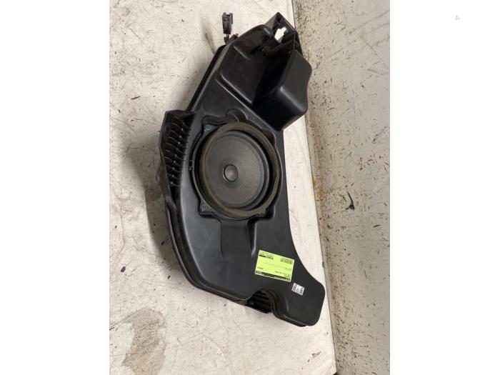 Używane Subwoofer Lynk &amp; Co 01 1.5 PHEV Cena € 95,00 Procedura marży oferowane przez Autodemontage van de Laar