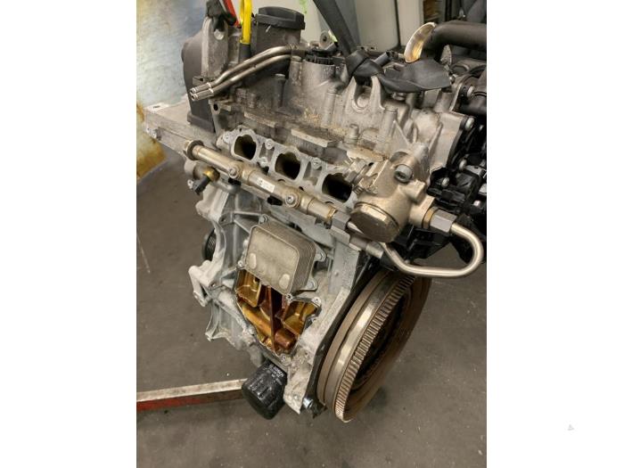 Motor van een Volkswagen Golf VII (AUA) 1.0 TSI 12V 2017