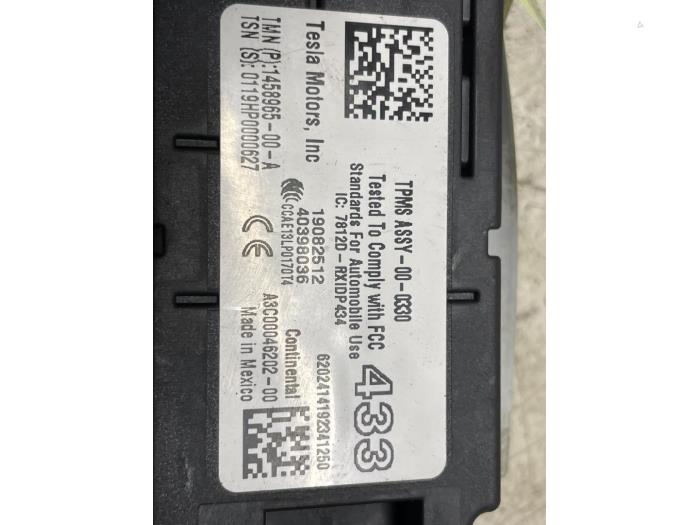 Begagnade Sensor (övriga) Tesla Model 3 Long Range AWD 75 kWh Pris € 36,30 Inklusive moms erbjuds av Autodemontage van de Laar