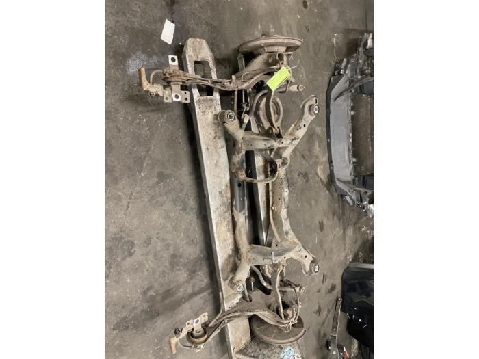 Usagé Arbre entraînement roue avant Volvo V60 I (FW/GW) 2.4 D5 20V Prix € 200,00 Règlement à la marge proposé par Autodemontage van de Laar