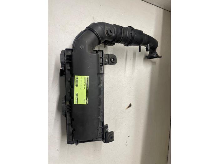 Begagnade Luftfilterhus Peugeot 308 SW (L4/L9/LC/LJ/LR) 1.2 12V e-THP PureTech 130 Pris € 35,00 Marginaltabell erbjuds av Autodemontage van de Laar