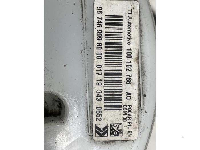 Usagé Pompe essence Peugeot 308 SW (L4/L9/LC/LJ/LR) 1.2 12V e-THP PureTech 130 Prix € 70,00 Règlement à la marge proposé par Autodemontage van de Laar