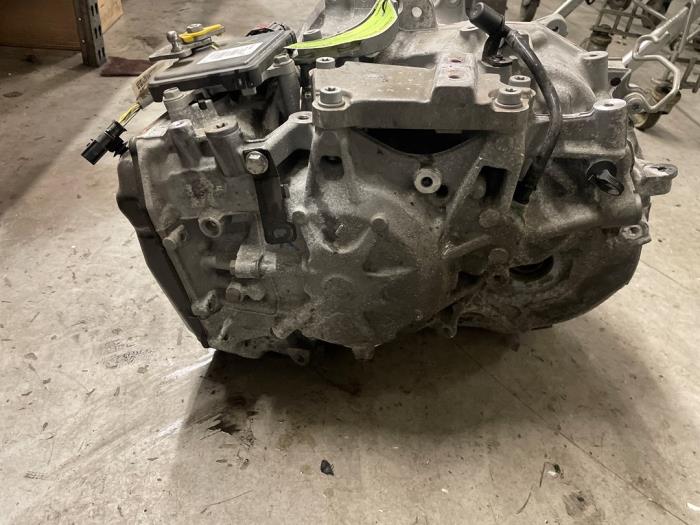 Getriebe van een Opel Crossland (X) 1.2 Turbo 12V 2021