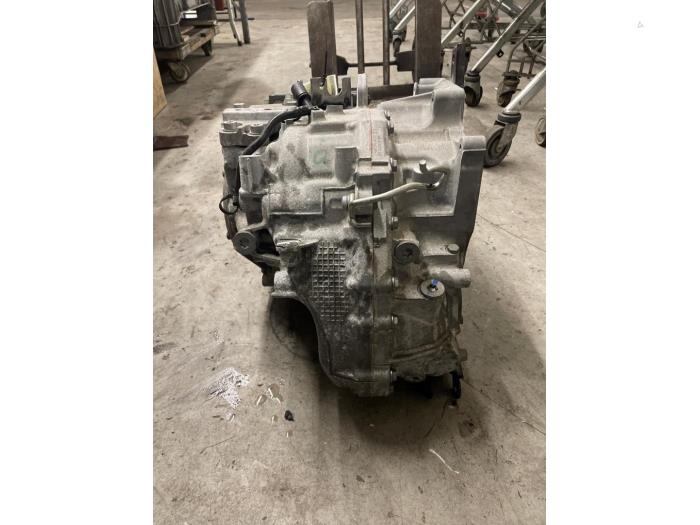 Getriebe van een Opel Crossland (X) 1.2 Turbo 12V 2021