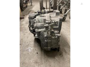 Getriebe van een Opel Crossland (X) 1.2 Turbo 12V 2021