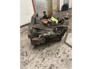 Getriebe van een Renault Master II (JD) 2.5 dCi 150 FAP 2008