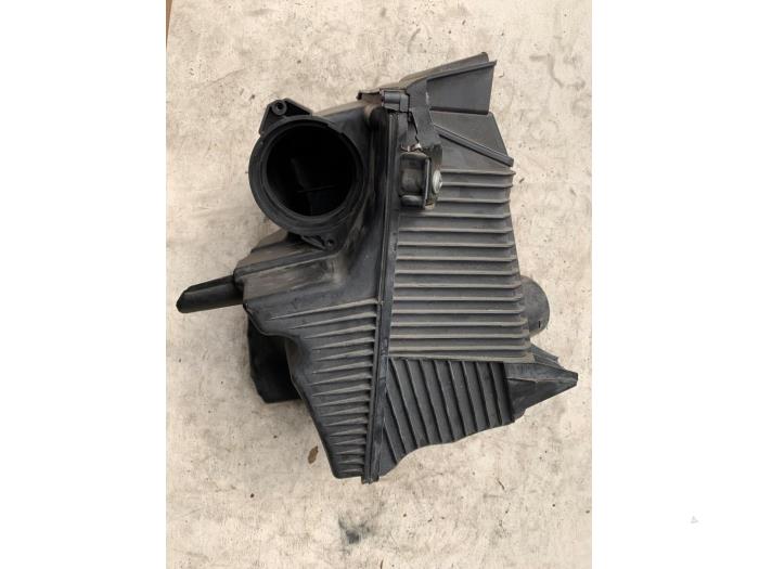 Gebrauchte Luftfiltergehäuse Renault Megane II Grandtour (KM) 1.5 dCi 85 Preis € 50,00 Margenregelung angeboten von Autodemontage van de Laar