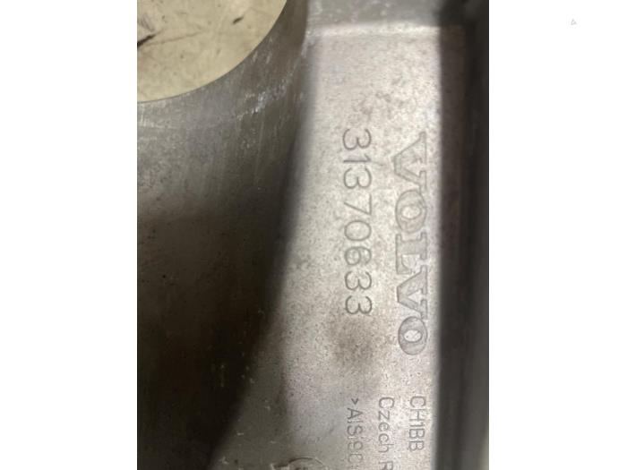 Gebrauchte Motorlager Volvo V40 Cross Country (MZ) 1.5 T3 16V Geartronic Preis € 30,00 Margenregelung angeboten von Autodemontage van de Laar