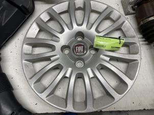 Używane Kolpak Fiat Grande Punto (199) 1.3 JTD Multijet 16V 85 Actual Cena € 15,00 Procedura marży oferowane przez Autodemontage van de Laar