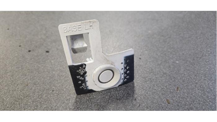 Usados Sensor PDC Opel Corsa Precio € 25,00 Norma de margen ofrecido por Autodemontage van de Laar